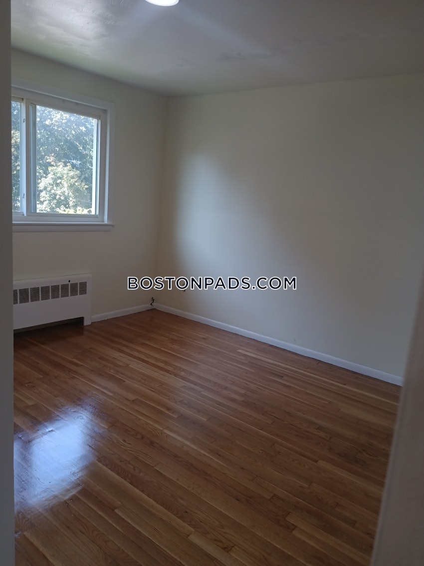 BOSTON - ROSLINDALE - 3 Beds, 1 Bath - Image 4