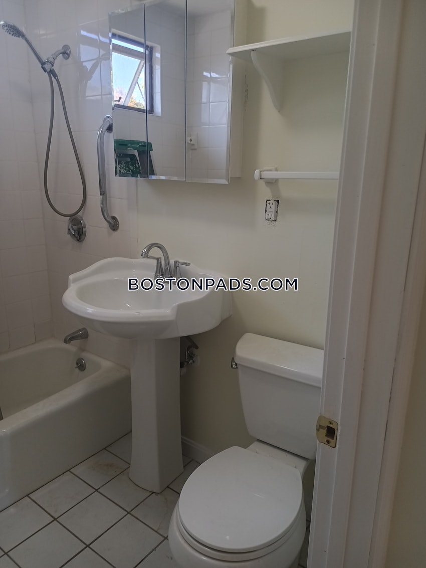 BOSTON - ROSLINDALE - 3 Beds, 1 Bath - Image 12