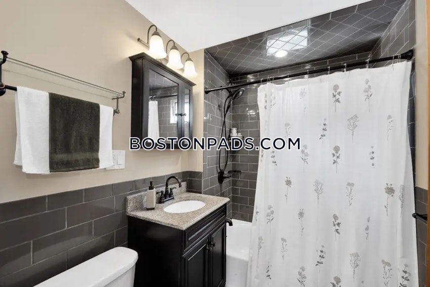 SOMERVILLE - TUFTS - 3 Beds, 1 Bath - Image 9