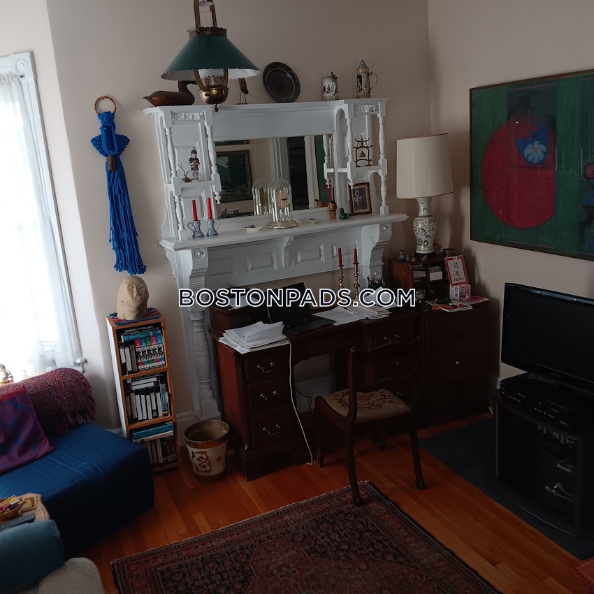 CAMBRIDGE - INMAN SQUARE - 3 Beds, 2 Baths - Image 6