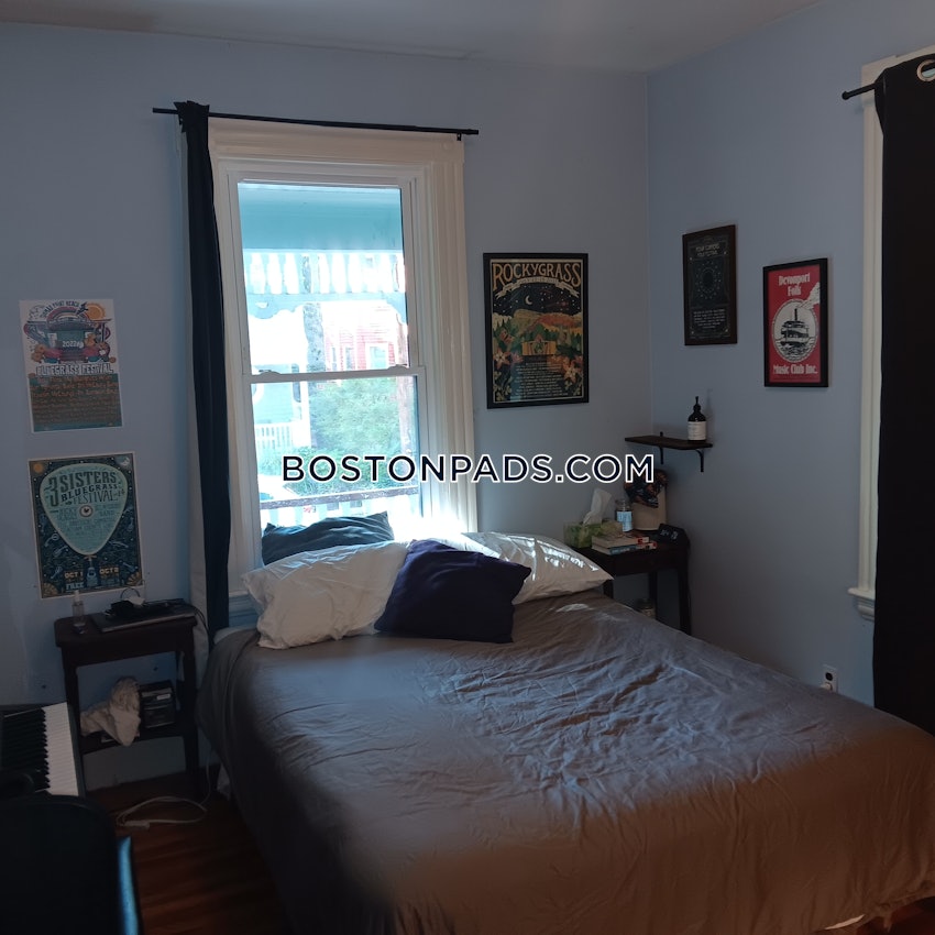 CAMBRIDGE - INMAN SQUARE - 3 Beds, 2 Baths - Image 1