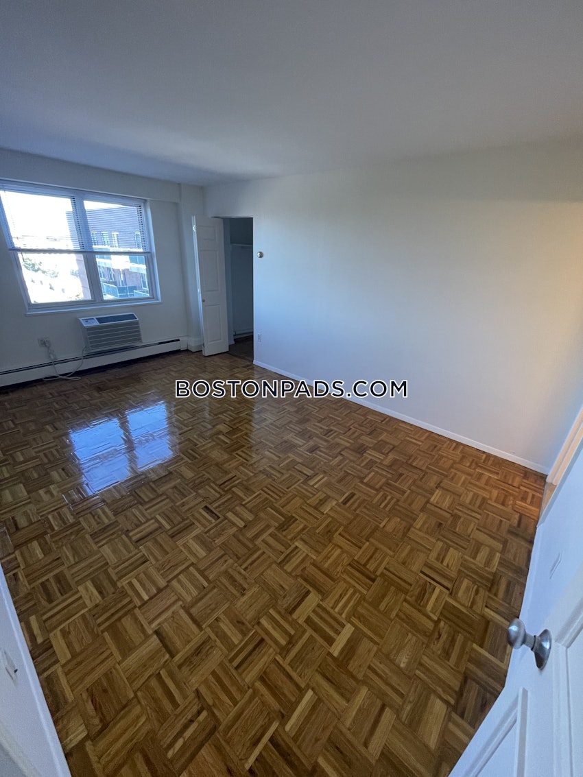 BROOKLINE- BOSTON UNIVERSITY - 2 Beds, 1.5 Baths - Image 9