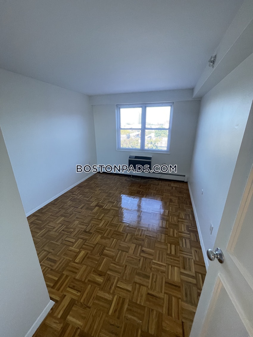 BROOKLINE- BOSTON UNIVERSITY - 2 Beds, 1.5 Baths - Image 12