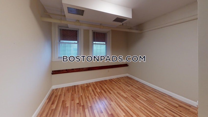 BOSTON - ALLSTON - 4 Beds, 2 Baths - Image 7