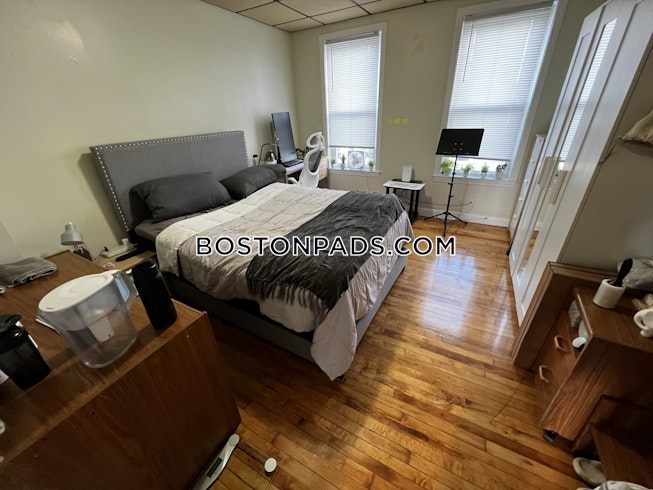 Medford - $4,340+ /mo