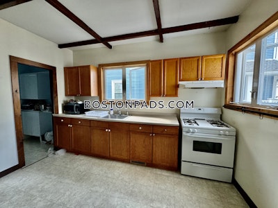 Malden 2 Bed 1 Bath MALDEN $2,200 - $2,500 No Fee