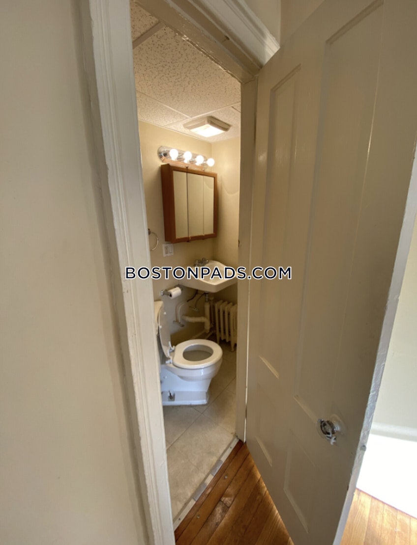 Boston - $2,200+ /month