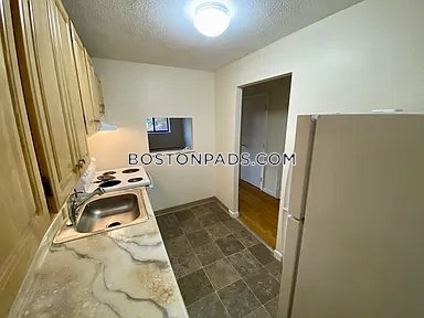 Mt. Auburn/Brattle/ Fresh Pond, Cambridge, MA - 2 Beds, 1 Bath - $2,300 - ID#8009024
