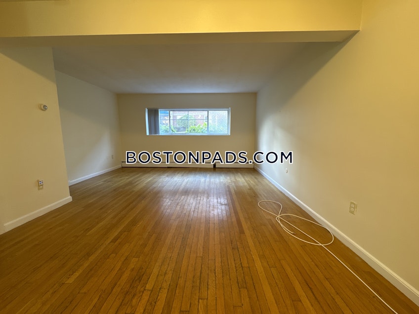 Boston - $2,100+ /month