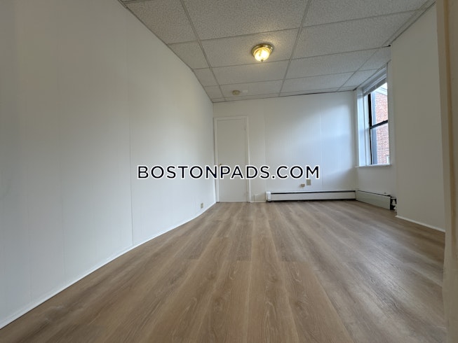Boston - $2,450+ /mo