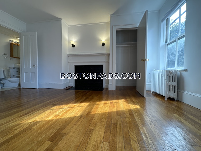 Boston - $2,200+ /month