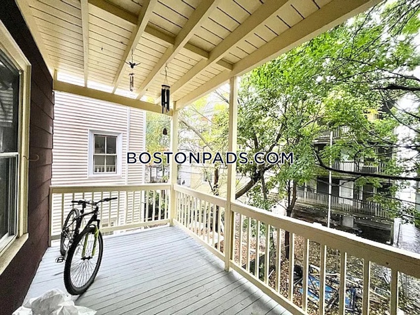 BOSTON - MISSION HILL - 5 Beds, 2 Baths - Image 9