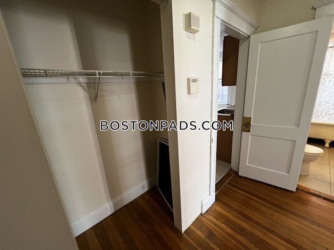 Boston - $2,100+ /mo