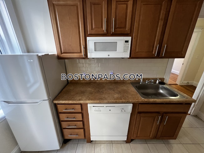Boston - $2,100+ /mo