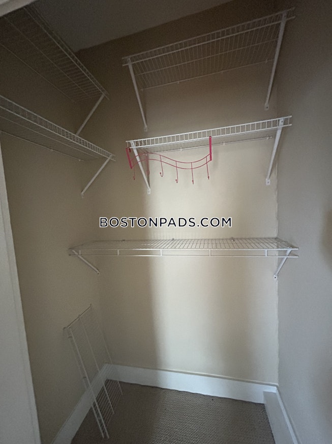 Boston - $2,600+ /mo