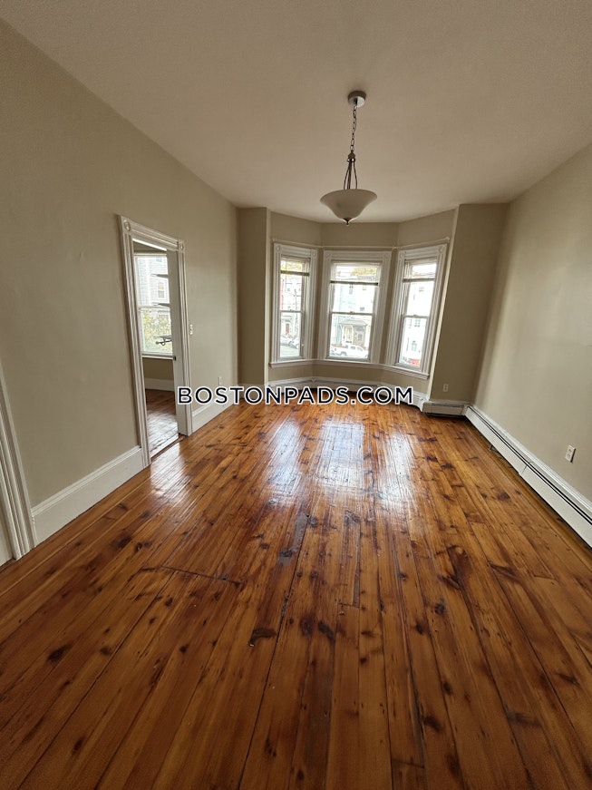 Boston - $2,600+ /mo
