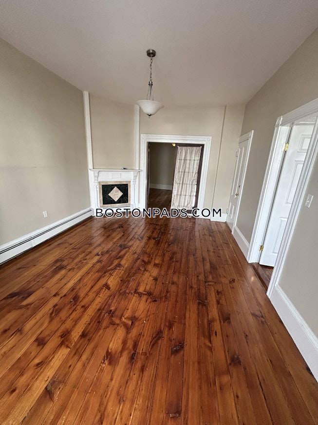 Boston - $2,600+ /mo