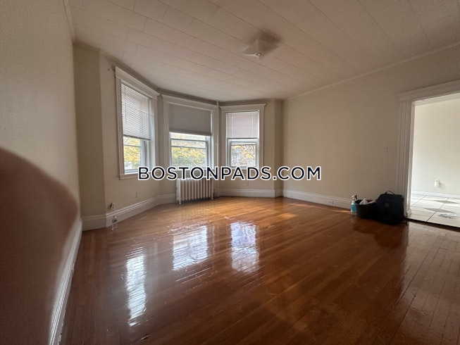 Brookline - $3,400+ /mo