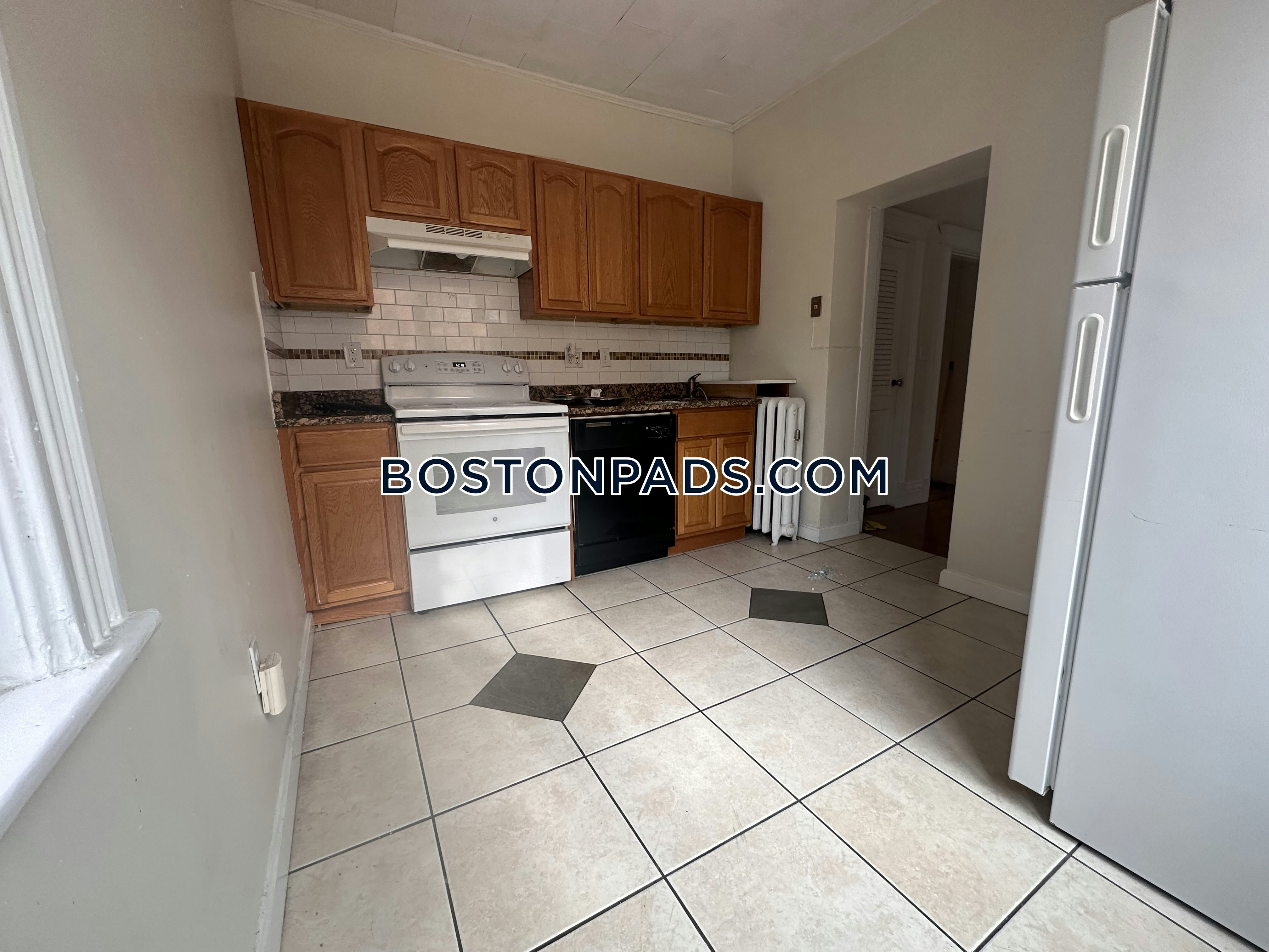 Boston University, Brookline, MA - 2 Beds, 1 Bath - $3,400 - ID#8032000