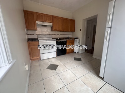 Brookline 2 Beds 1 Bath  Boston University - $3,400 No Fee