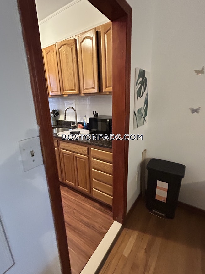Boston - $3,200+ /mo