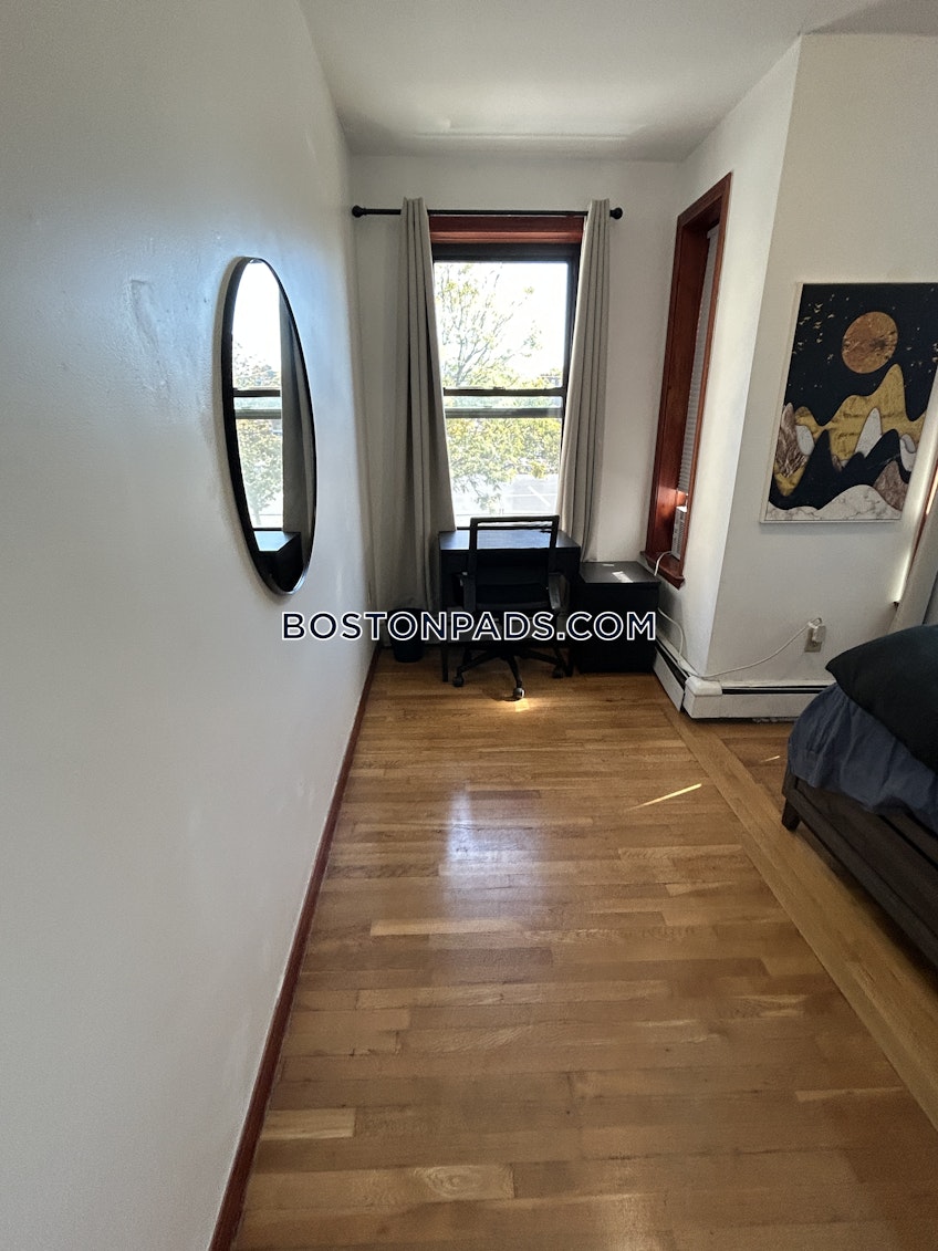 Boston - $3,200+ /month