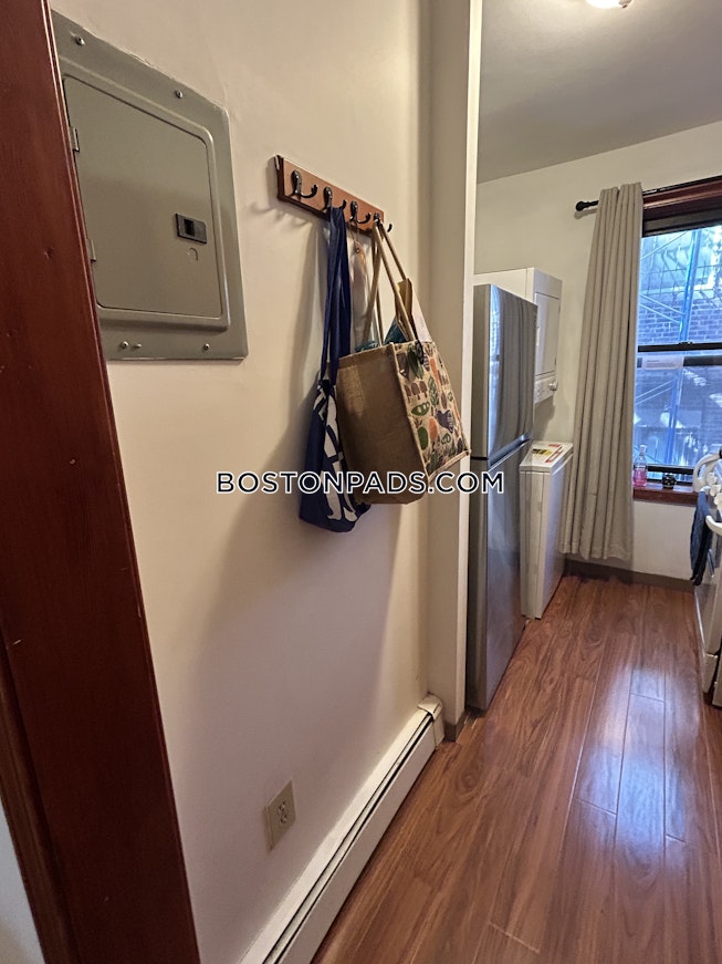 Boston - $3,200+ /mo