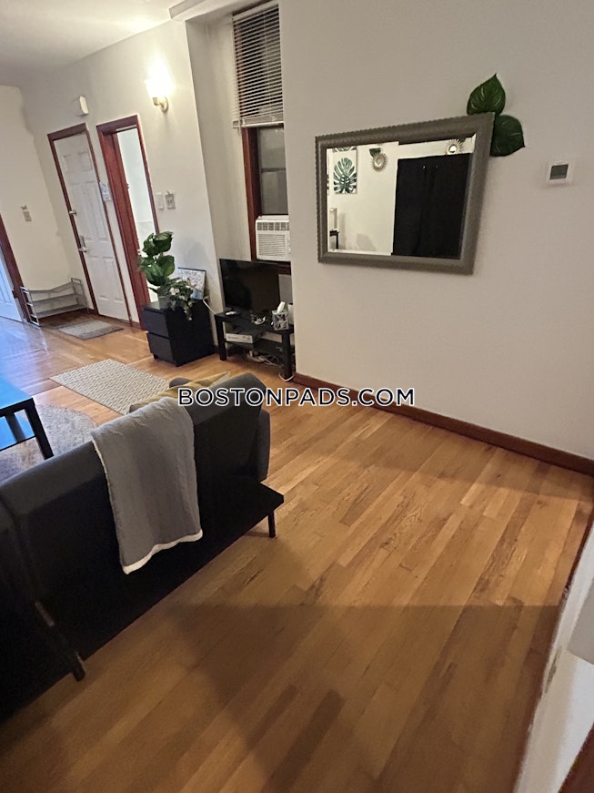 Boston - $3,200+ /mo