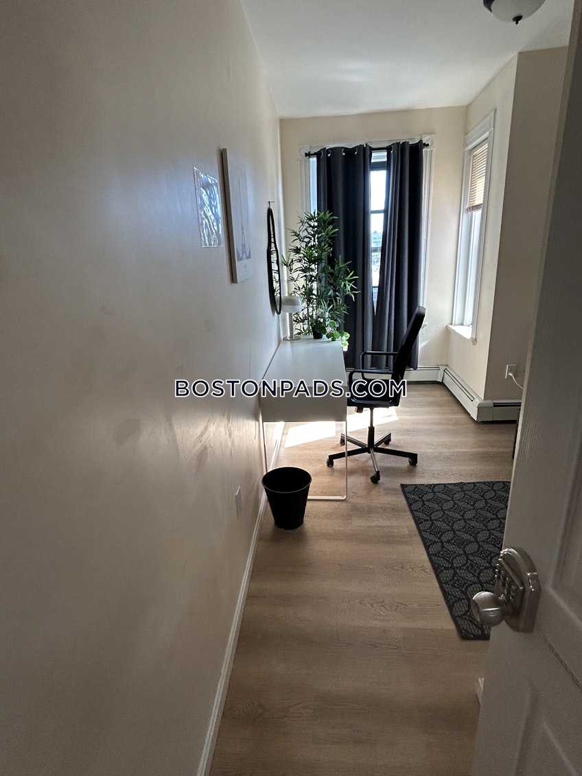 Boston - $3,200+ /month