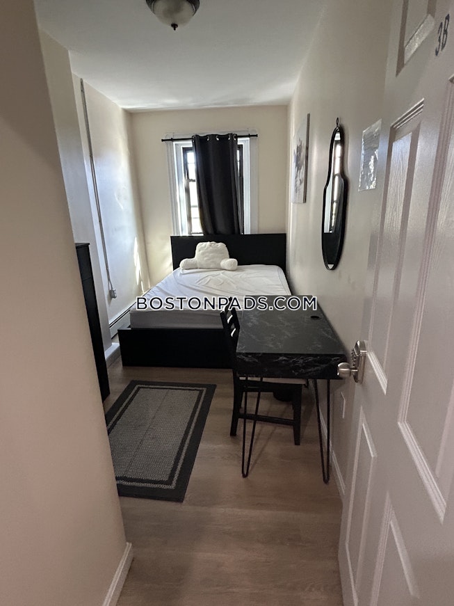 Boston - $3,200+ /mo