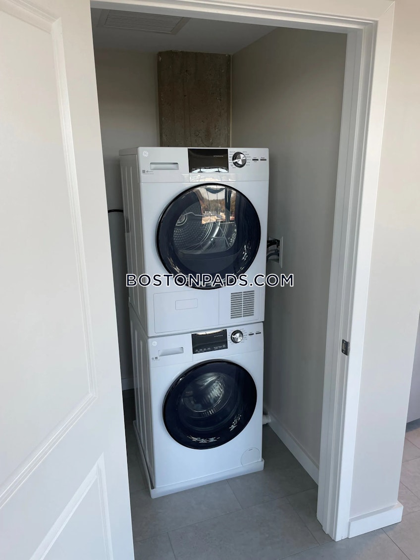 Brockton - $2,950+ /month