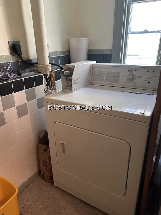 Boston - $2,900+ /mo