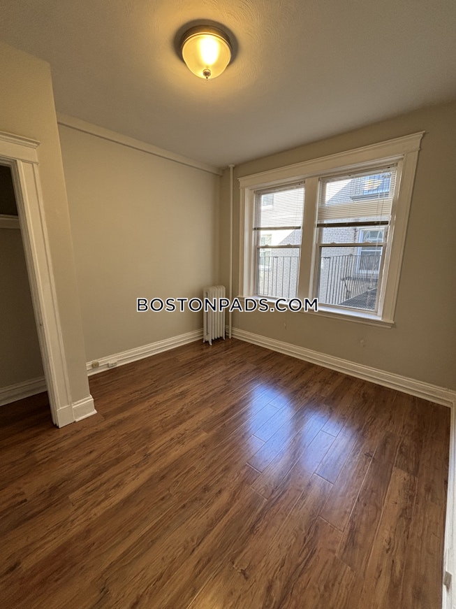 Boston - $2,800+ /mo