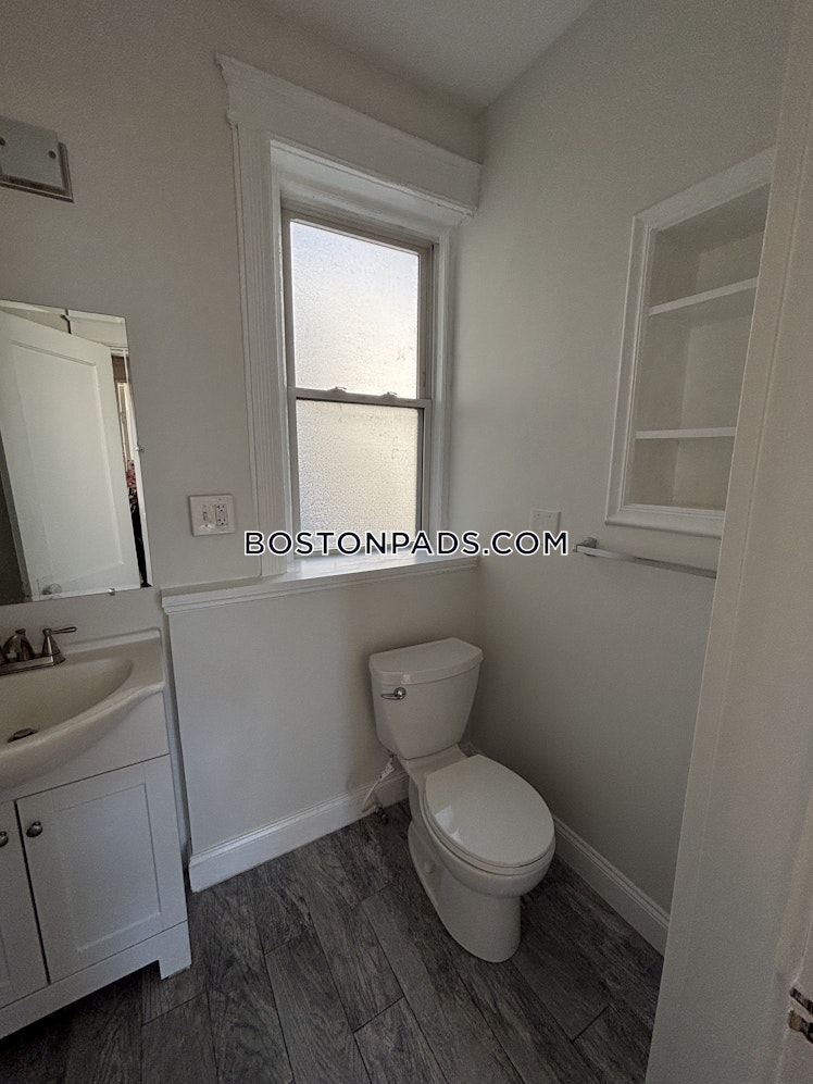 Commonwealth Ave., Boston