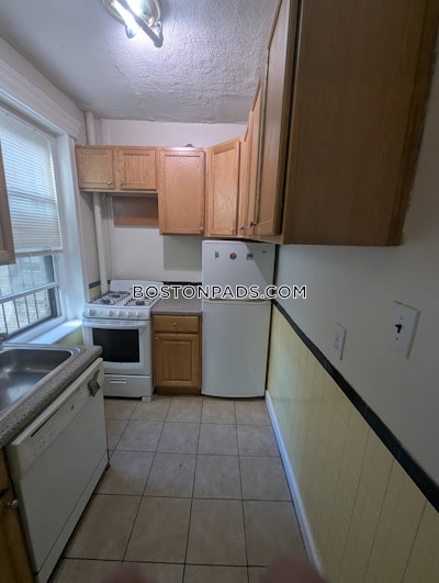 Mission Hill 1 Bed 1 Bath BROOKLINE- BROOKLINE VILLAGE $2,500 Boston - $2,150 No Fee