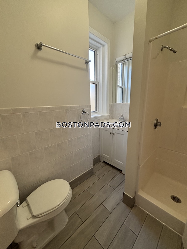 Commonwealth Ave., Boston