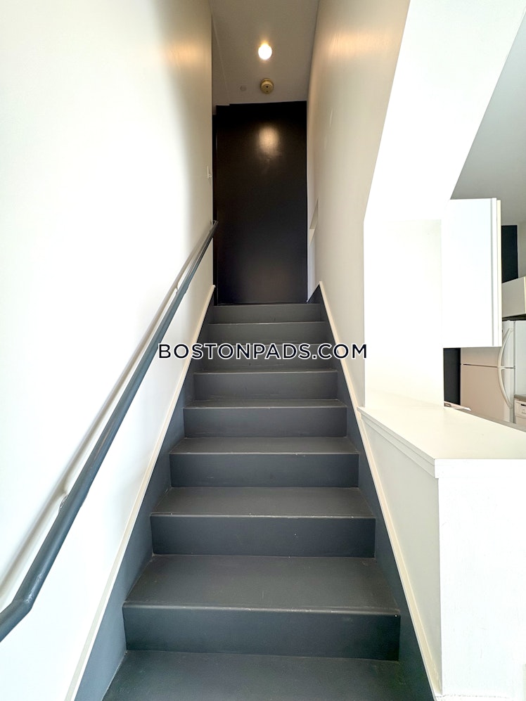 East Berkeley St., Boston