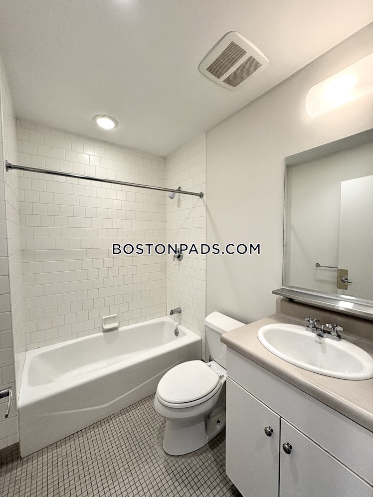 East Berkeley St., Boston