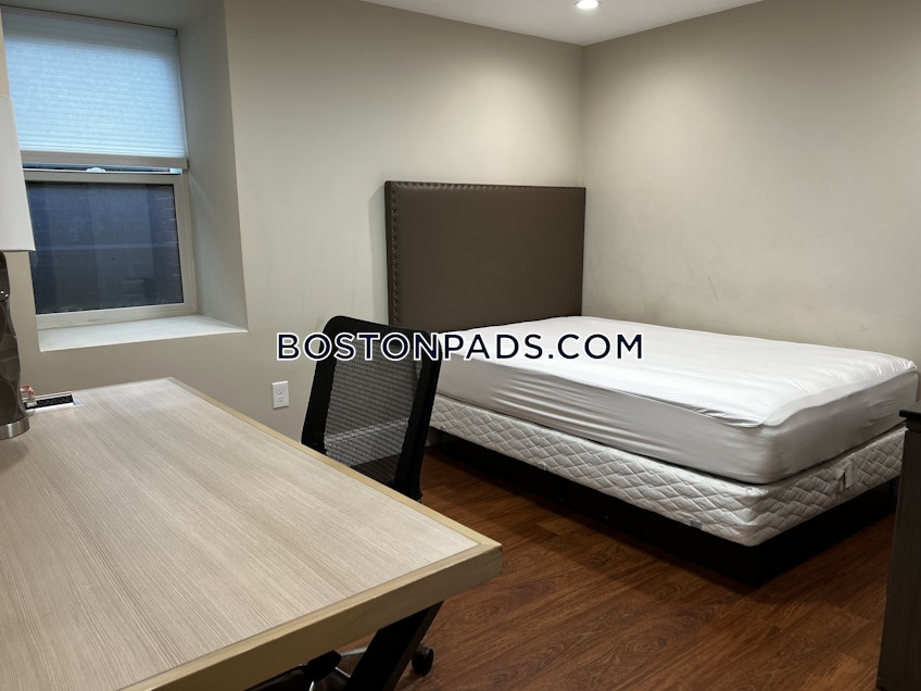 Boston - $12,800+ /month