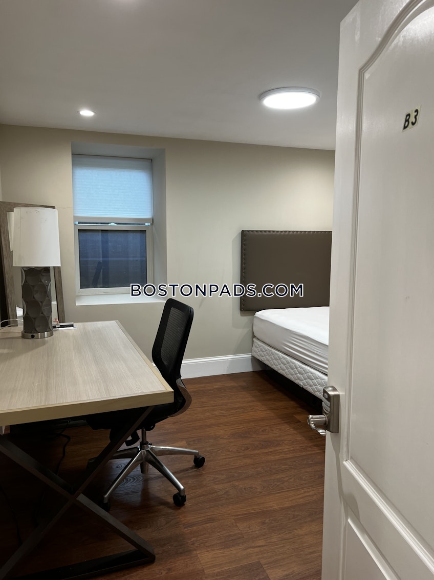 Boston - $12,800+ /month