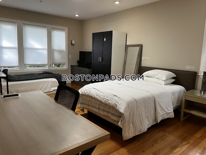 Boston - $12,800+ /month