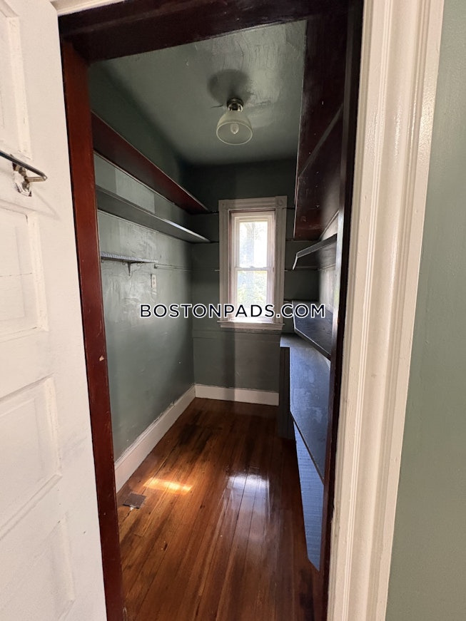 Boston - $2,850+ /mo