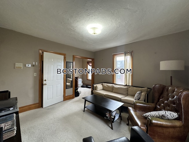 Boston - $2,900+ /mo