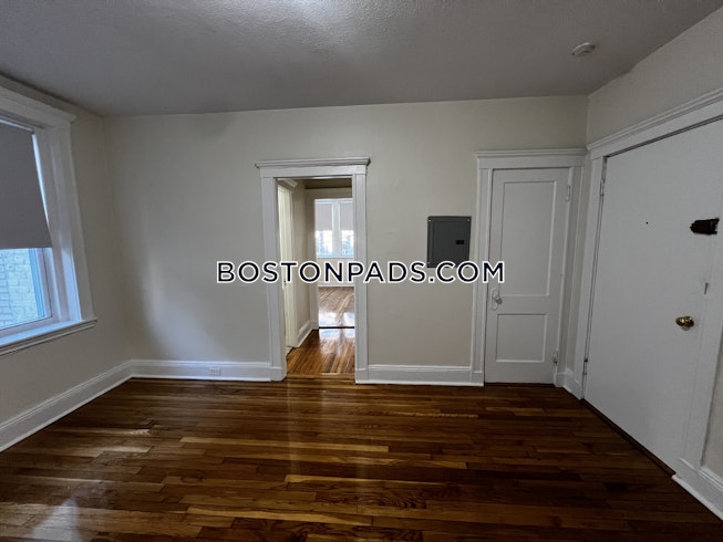 Boston - $2,450+ /mo