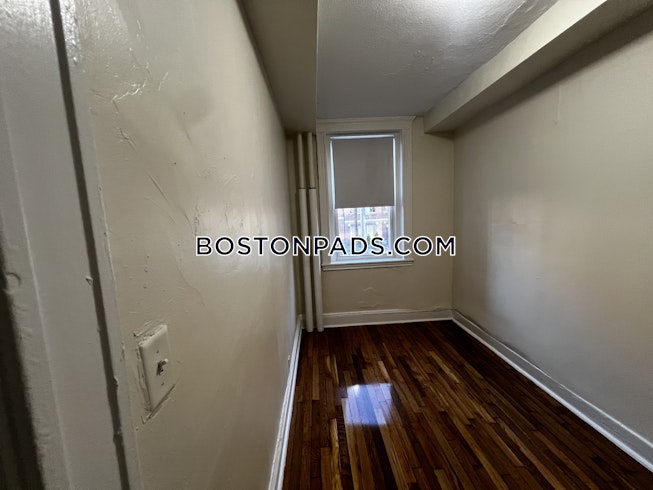 Boston - $2,450+ /mo