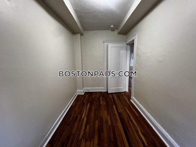 Boston - $2,450+ /mo