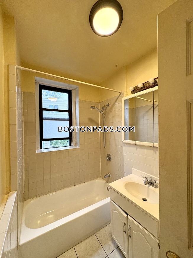 Boston - $4,200+ /mo