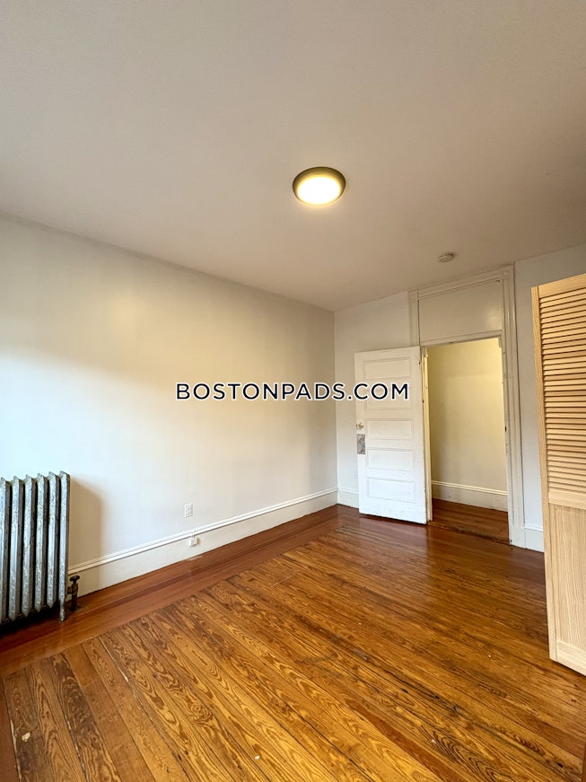 Boston - $4,200+ /mo