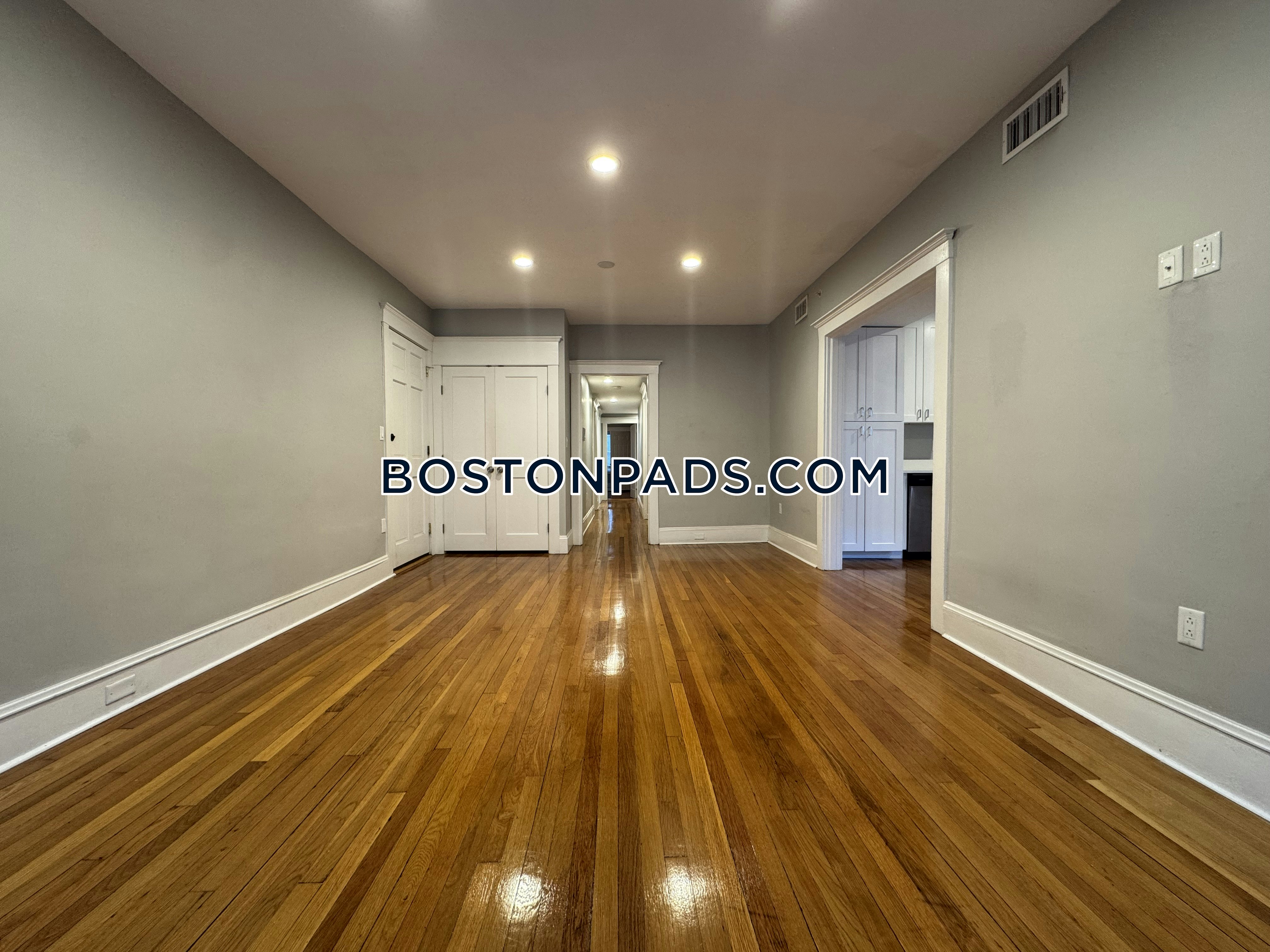 Boston - 4 Beds, 2 Baths