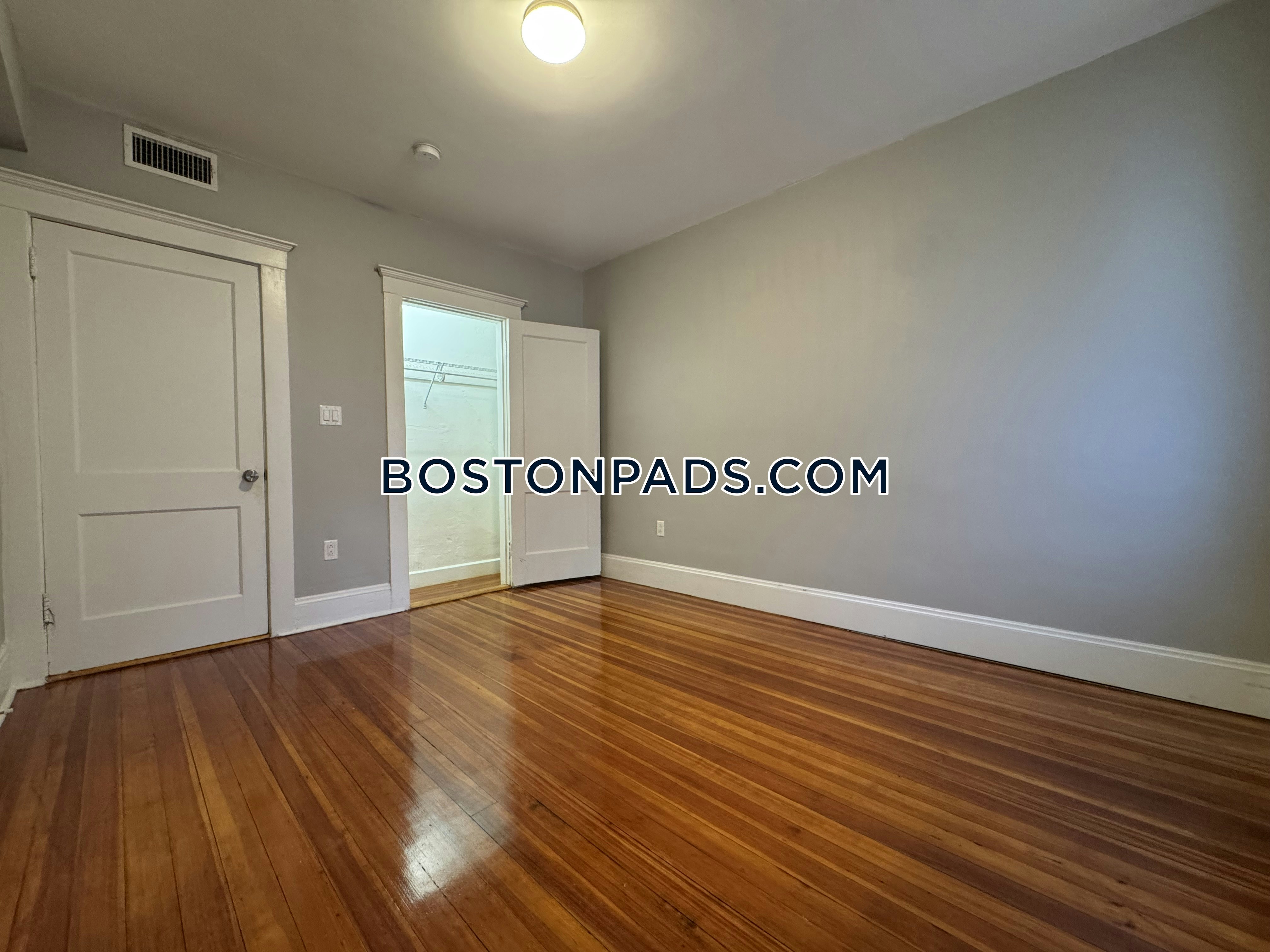 Boston - 4 Beds, 2 Baths
